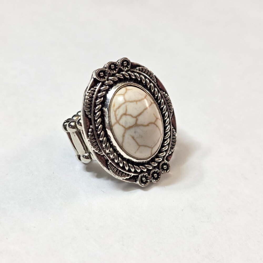 New‎ SilverTone Ring Oval Cabachon Faux White Turquoise Stone Marbled Stretch